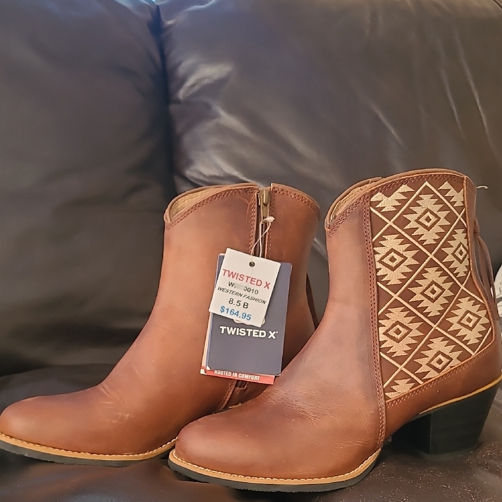 Twisted X Women's Tan Leather Ankle Booties with Pattern